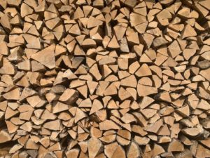 suché palivové dřevo
